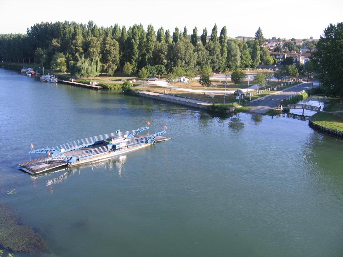 Camping Belle Riviere Chaniers Zewnętrze zdjęcie