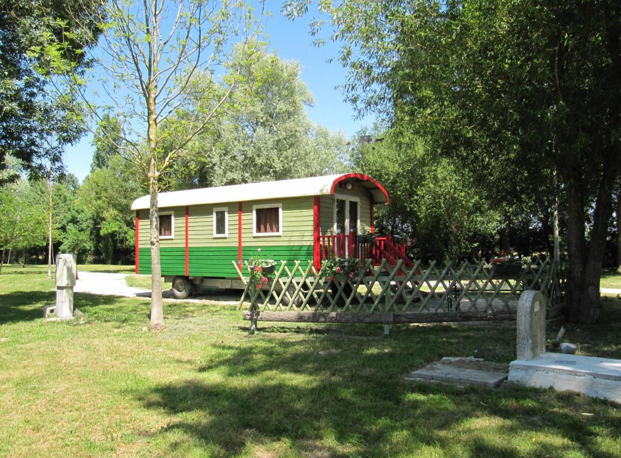 Camping Belle Riviere Chaniers Zewnętrze zdjęcie