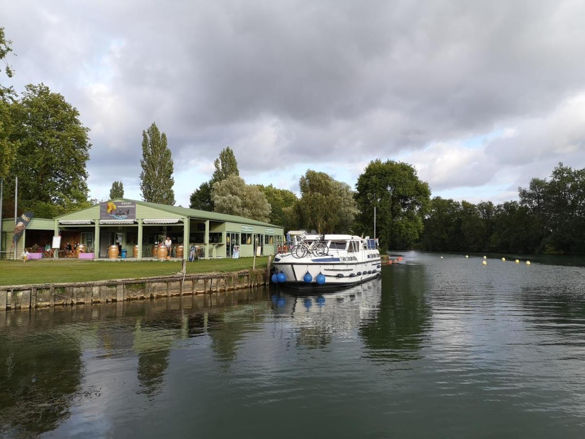 Camping Belle Riviere Chaniers Zewnętrze zdjęcie