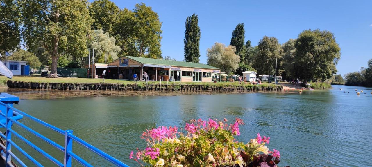 Camping Belle Riviere Chaniers Zewnętrze zdjęcie