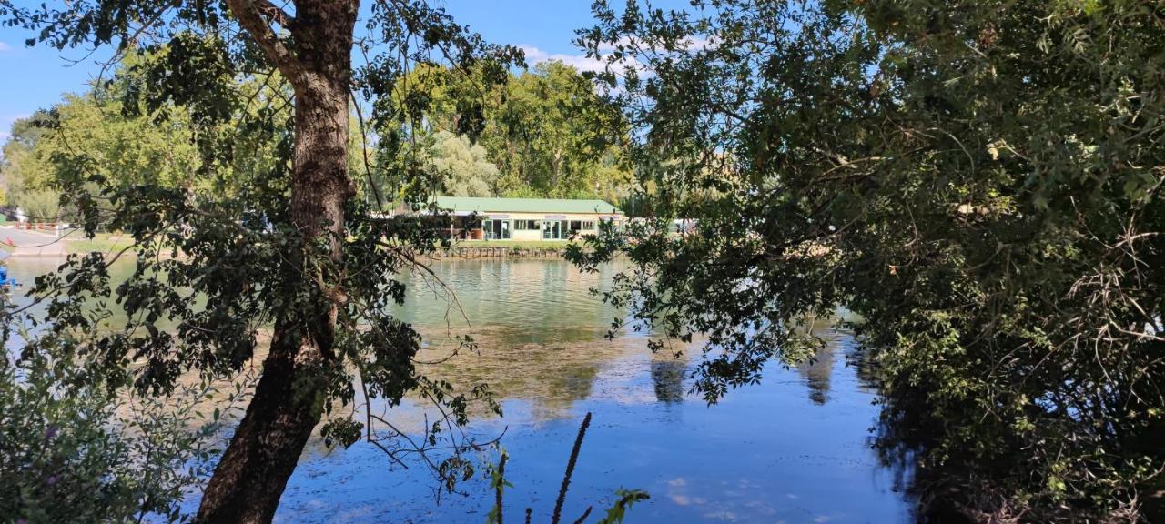Camping Belle Riviere Chaniers Zewnętrze zdjęcie