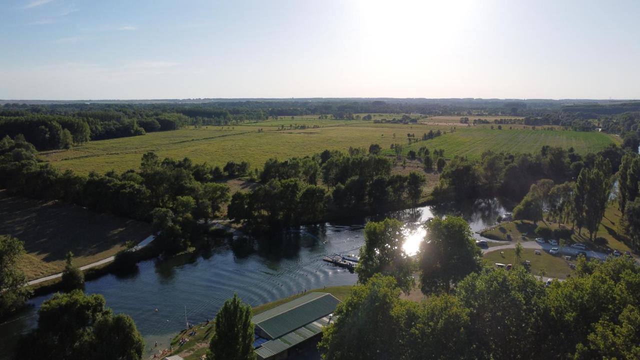 Camping Belle Riviere Chaniers Zewnętrze zdjęcie